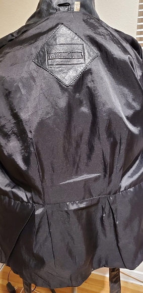 100% Leather Jacket - Picture 8 of 9